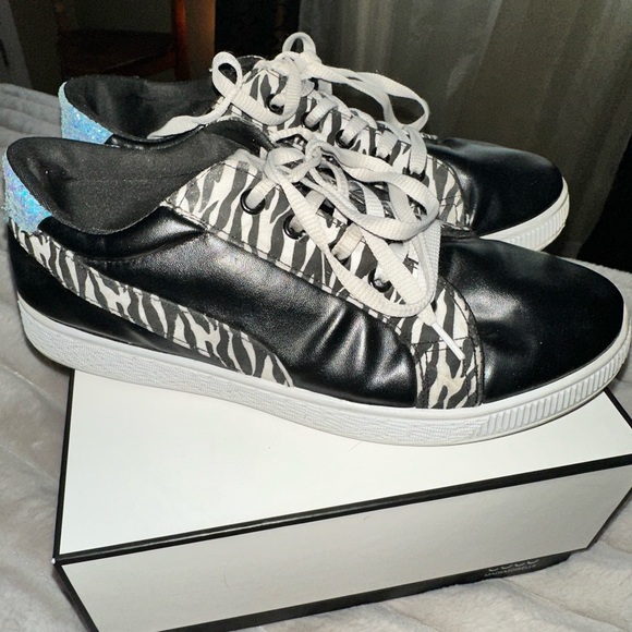 Carina Boutique Woman Sneakers - Picture 5 of 9